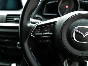 Хетчбэк Mazda Axela 2017 года, 1350000 рублей, Красноярск