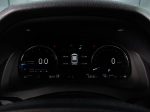 Седан Toyota Camry 2023 года, 3729000 рублей, Тюмень