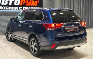 Внедорожник Mitsubishi Outlander 2015 года, 1667000 рублей, Красноярск
