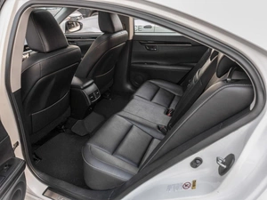 Седан Lexus ES 2013 года, 1989000 рублей, Саратов