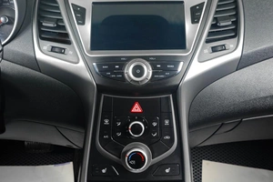 Седан Hyundai Elantra 2015 года, 1389000 рублей, Тюмень