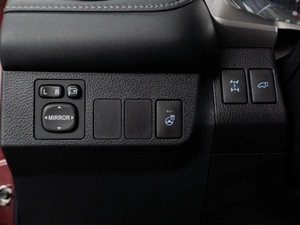 Внедорожник Toyota RAV4 2018 года, 2649000 рублей, Тюмень