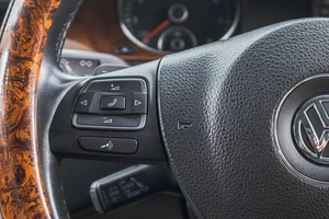 Седан Volkswagen Passat 2011 года, 999000 рублей, Барнаул