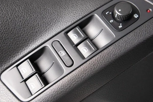 Внедорожник Volkswagen Tiguan 2012 года, 1499000 рублей, Оренбург