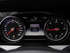 Седан Mercedes-benz E-класс 2018 года, 2390000 рублей, Волгоград