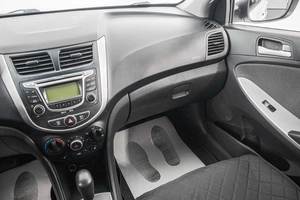 Хетчбэк Hyundai Solaris 2011 года, 799000 рублей, Барнаул