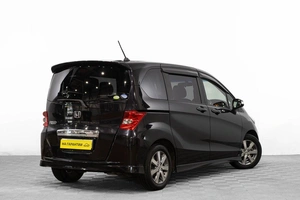 Минивэн Honda Freed 2009 года, 1379000 рублей, Барнаул