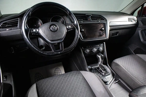 Внедорожник Volkswagen Tiguan 2017 года, 2399000 рублей, Сургут