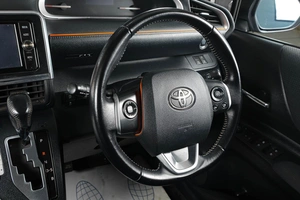 Минивэн Toyota Sienta 2016 года, 1469000 рублей, Тюмень