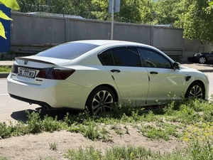 Седан Honda Accord 2013 года, 1250000 рублей, Красноярск