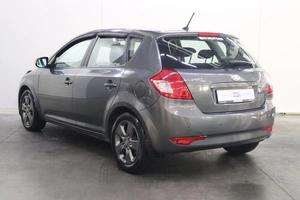 Хэтчбек Kia Ceed 2010 года, 770000 рублей, Брянск