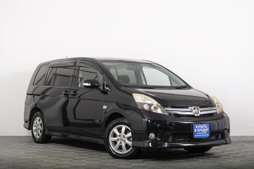 Минивэн Toyota Isis 2011 года, 1449000 рублей, Томск