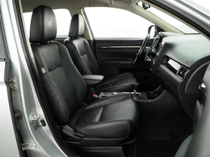 Внедорожник Mitsubishi Outlander 2015 года, 1898055 рублей, Москва