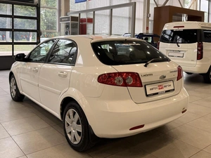 Хэтчбек Chevrolet Lacetti 2010 года, 615000 рублей, Орёл