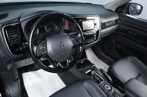 Внедорожник Mitsubishi Outlander 2016 года, 1749000 рублей, Челябинск