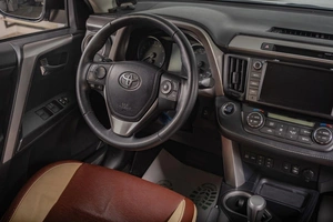 Внедорожник Toyota RAV4 2017 года, 2889000 рублей, Томск