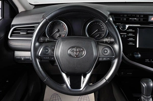 Седан Toyota Camry 2020 года, 3249000 рублей, Тюмень