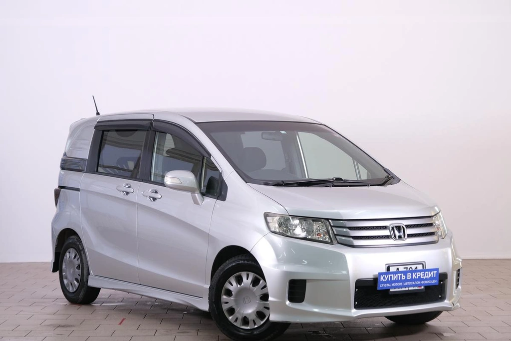 Минивэн Honda Freed 2012 года, 1159000 рублей, Омск