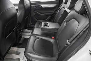 Лифтбек JAC J7 2023 года, 1699000 рублей, Барнаул