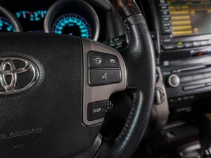 Внедорожник Toyota Land Cruiser 2011 года, 3499000 рублей, Воронеж