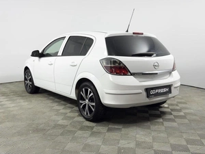 Хетчбэк Opel Astra 2014 года, 648200 рублей, Казань