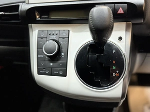 Минивэн Toyota Wish 2014 года, 1817000 рублей, Красноярск