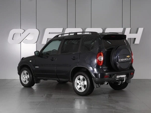 Внедорожник Chevrolet Niva 2012 года, 670000 рублей, Красный Пахарь