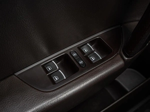Внедорожник Volkswagen Touareg 2011 года, 2100000 рублей, Краснодар