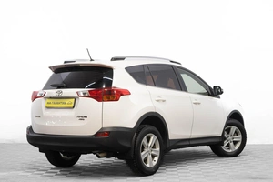 Внедорожник Toyota RAV4 2015 года, 2399000 рублей, Барнаул