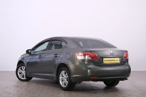 Седан Toyota Avensis 2009 года, 949000 рублей, Омск