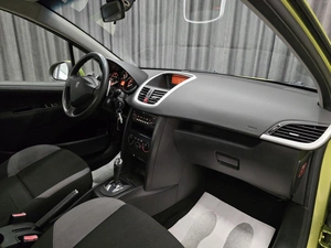 Хетчбэк Peugeot 207 2008 года, 395000 рублей, Красноярск