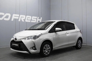 Хетчбэк Toyota Vitz 2019 года, 990000 рублей, Омск
