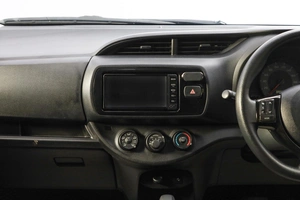 Хетчбэк Toyota Vitz 2018 года, 1179000 рублей, Новосибирск