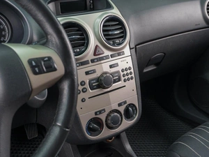 Хетчбэк Opel Corsa 2007 года, 479000 рублей, Сургут