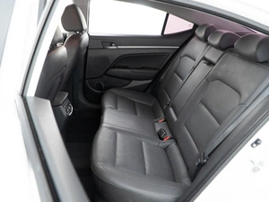 Седан Hyundai Elantra 2017 года, 1587077 рублей, Москва