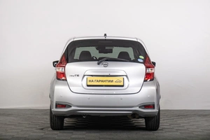 Хетчбэк Nissan Note 2017 года, 929000 рублей, Томск