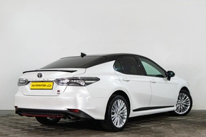 Седан Toyota Camry 2021 года, 3499000 рублей, Сургут