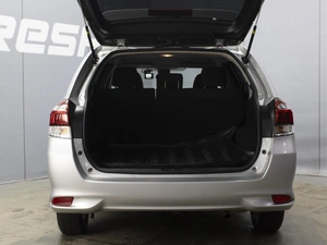 Универсал Toyota Corolla Fielder 2018 года, 1450000 рублей, Омск