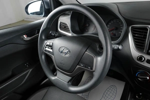 Седан Hyundai Solaris 2017 года, 1489000 рублей, Тюмень
