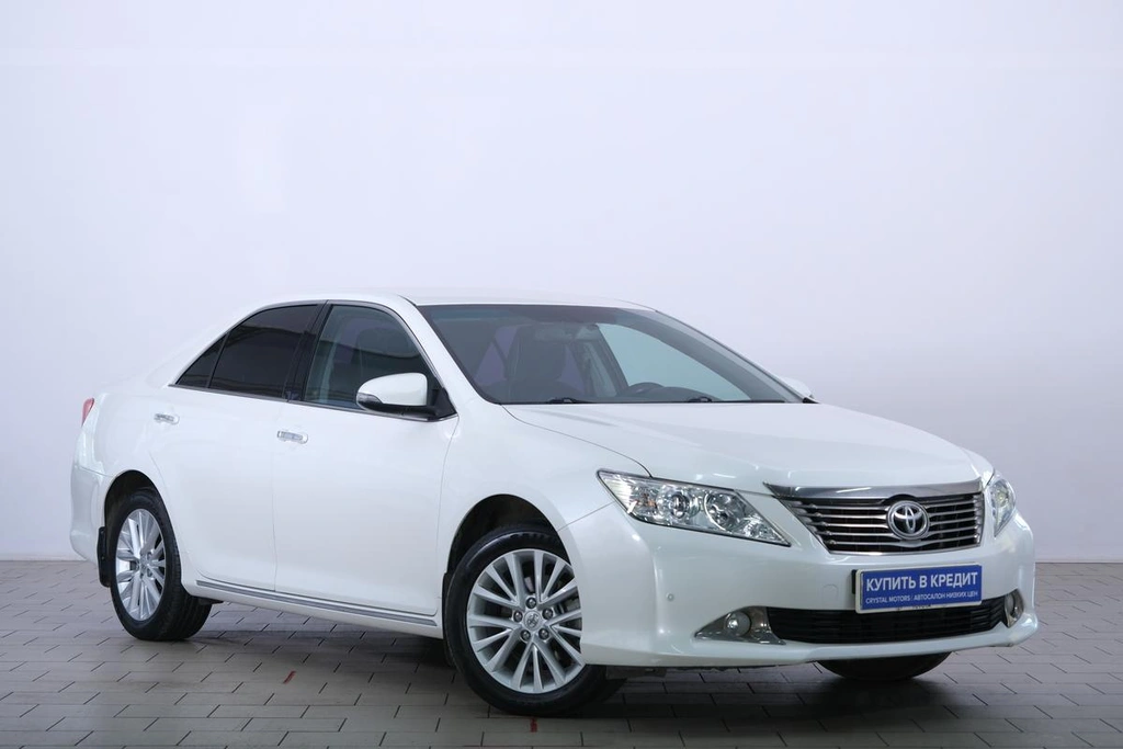 Седан Toyota Camry 2013 года, 2049000 рублей, Омск