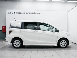Минивэн Honda Freed 2010 года, 949000 рублей, Красноярск