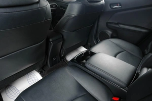 Лифтбек Toyota Prius 2017 года, 2489000 рублей, Тюмень
