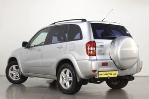 Внедорожник Toyota RAV4 2004 года, 799000 рублей, Челябинск