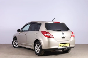 Хетчбэк Nissan Tiida 2011 года, 639000 рублей, Новосибирск