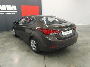 Седан Hyundai Elantra 2015 года, 1225000 рублей, Клинцы