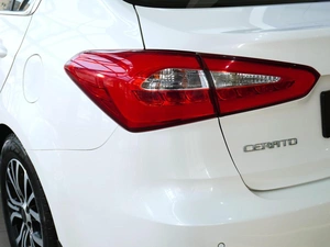 Седан Kia Cerato 2015 года, 1339999 рублей, Тверь