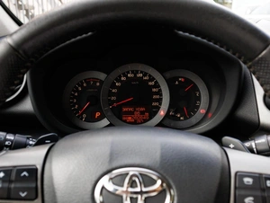Внедорожник Toyota RAV4 2011 года, 1199000 рублей, Большой Сочи