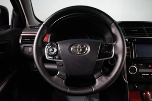 Седан Toyota Camry 2013 года, 1659000 рублей, Сургут