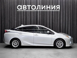 Лифтбек Toyota Prius 2018 года, 1750000 рублей, Красноярск
