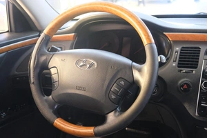 Седан Hyundai Grandeur 2007 года, 679000 рублей, Омск